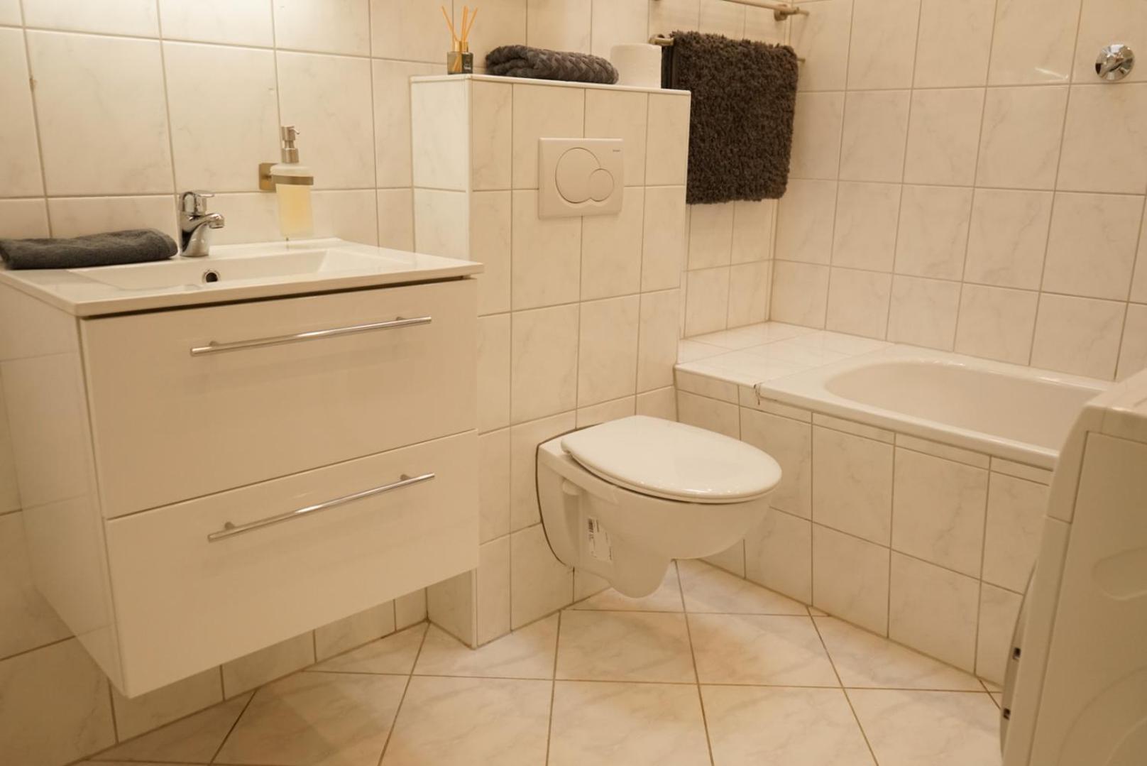 Moeblierte 3-Zimmer-Wohnung Nahe Duesseldorf In Duisburg-Sued Экстерьер фото