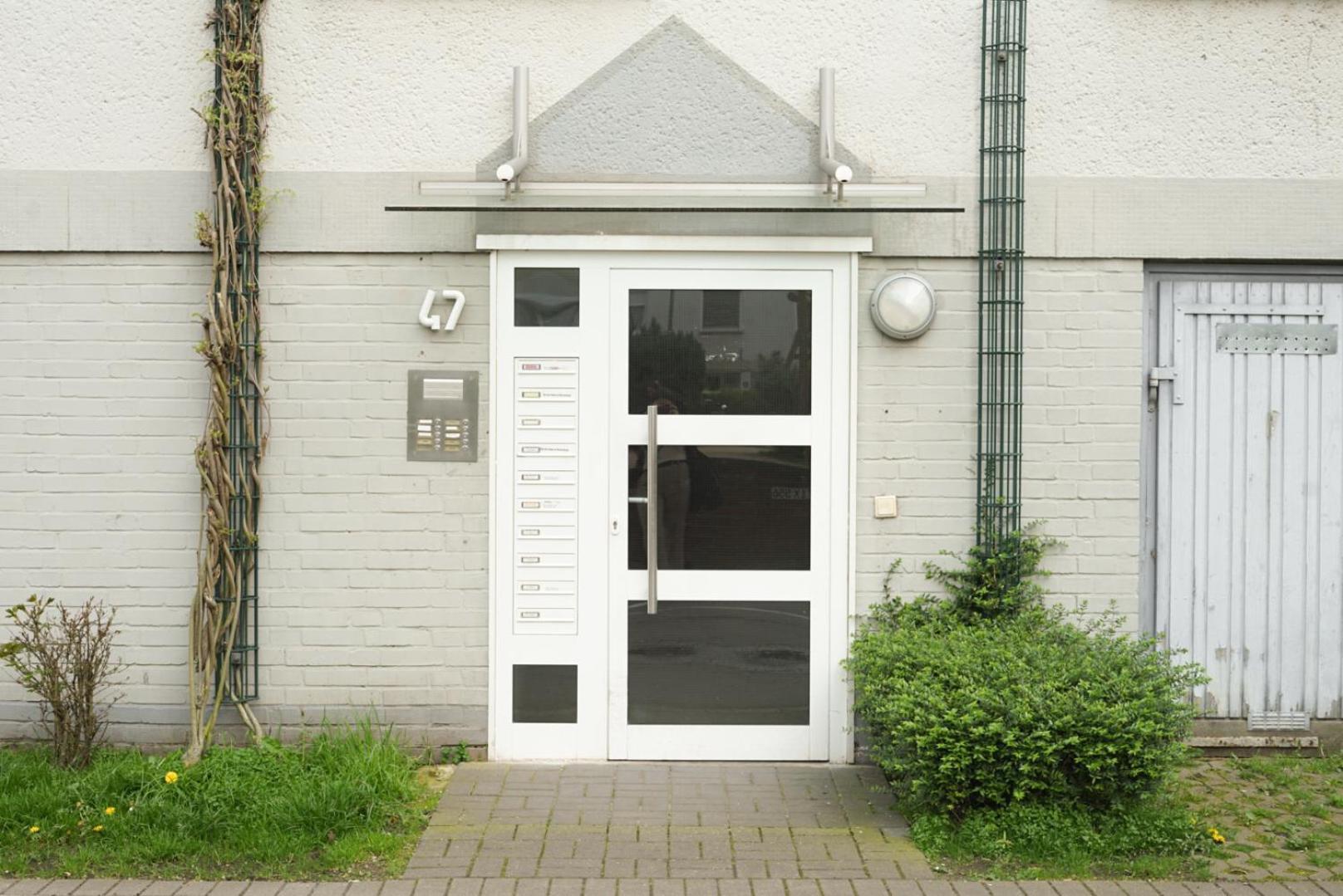 Moeblierte 3-Zimmer-Wohnung Nahe Duesseldorf In Duisburg-Sued Экстерьер фото